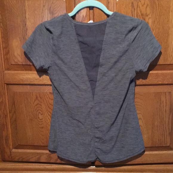 Old Navy Active Mesh V-Back Bundle - Picture 4 of 7